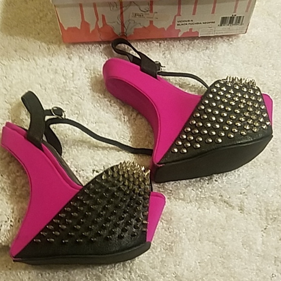 Jeffrey campbell-vicious black fuchsia heels - Picture 4 of 4
